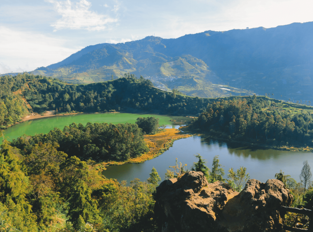 Batu Ratapan Angin dieng