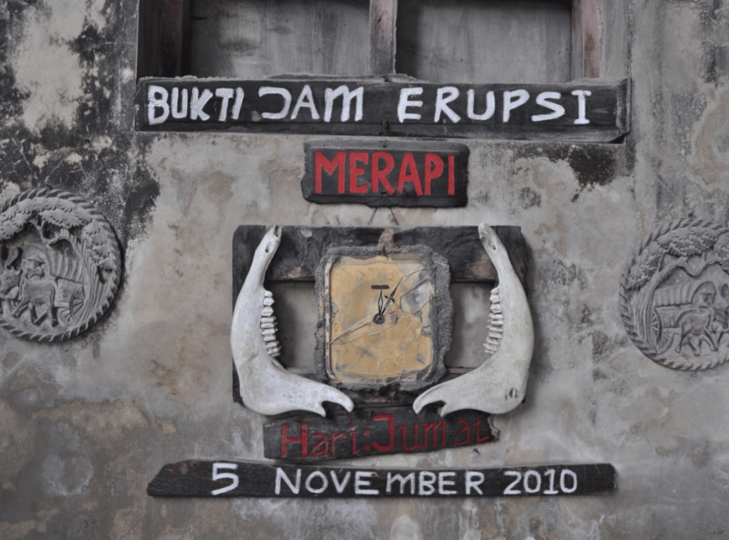 Bukti jam erupsi merapi