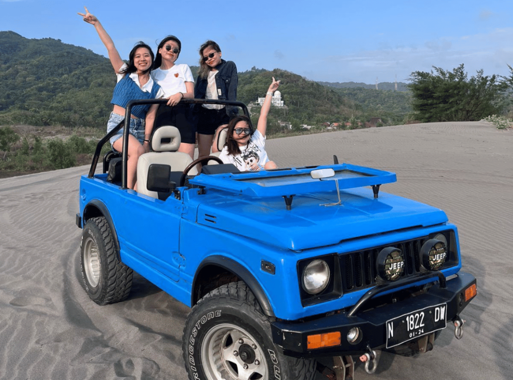 Jeep tour gumuk pasir parangkusumo